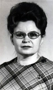 Китаева В. А. в должности директора школы.